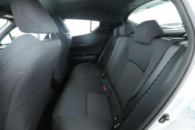 Toyota C-Hr image 2