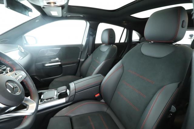 Mercedes Benz Gla image 2