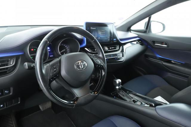 Toyota C-Hr image 5
