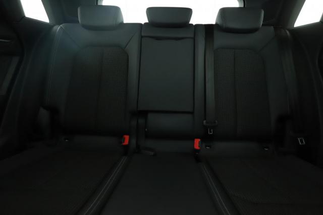 Audi Q3 image 8