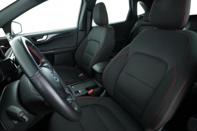 Ford Kuga image 8
