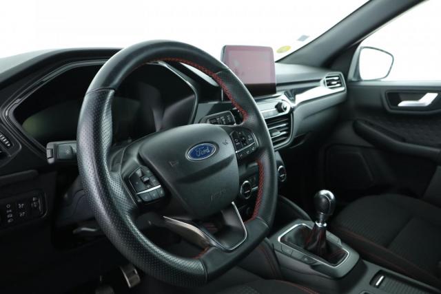 Ford Kuga image 9