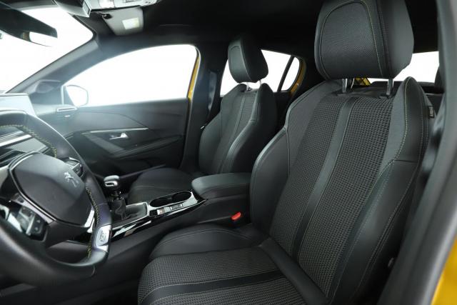 Peugeot 208 image 6