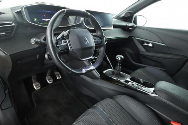 Peugeot 208 image 8