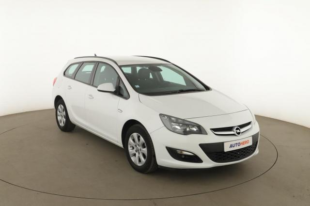 Opel Astra Sports Tourer image 7