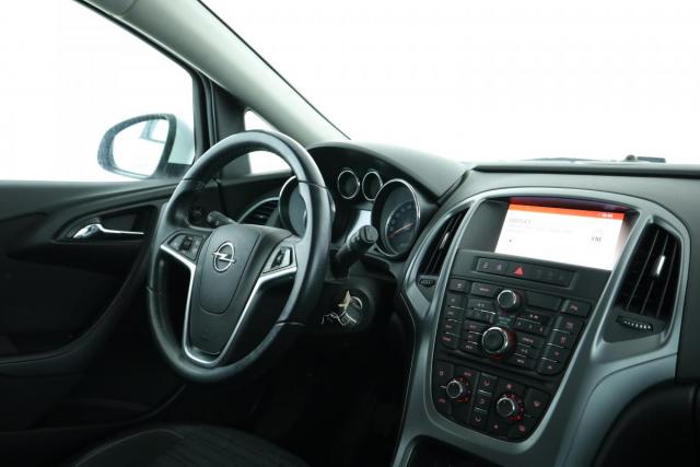 Opel Astra Sports Tourer image 5