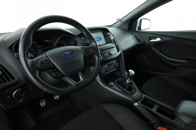 Ford Focus image 8
