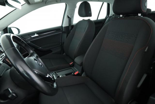 Volkswagen Golf image 1