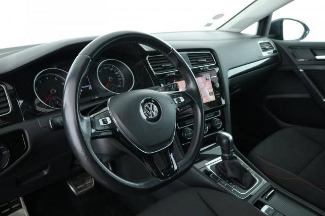 Volkswagen Golf image 5