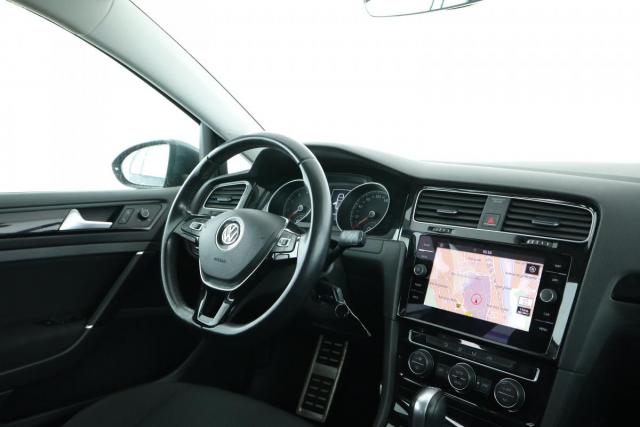 Volkswagen Golf image 8