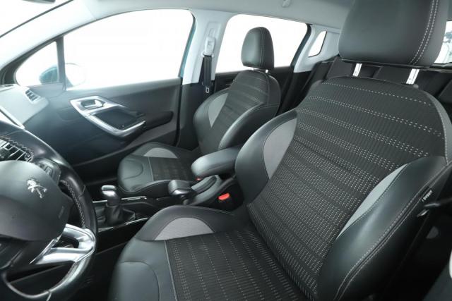 Peugeot 2008 image 3
