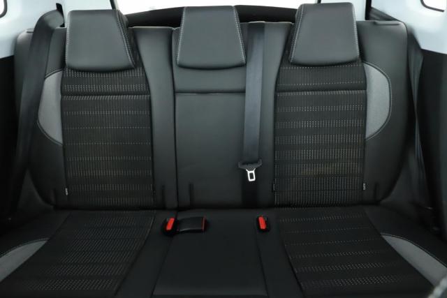 Peugeot 2008 image 6