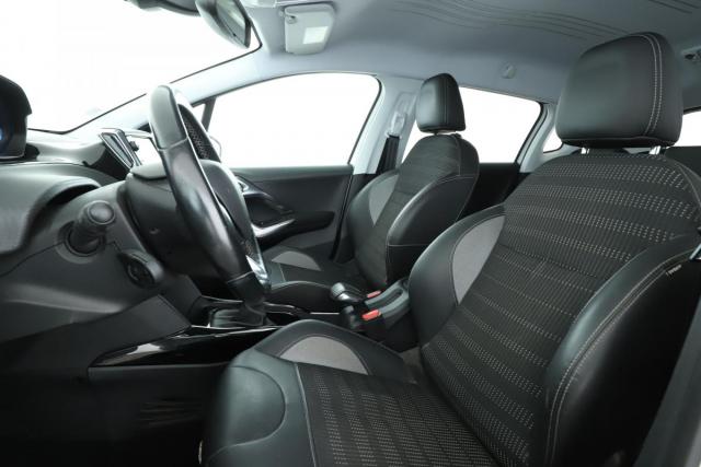 Peugeot 2008 image 7