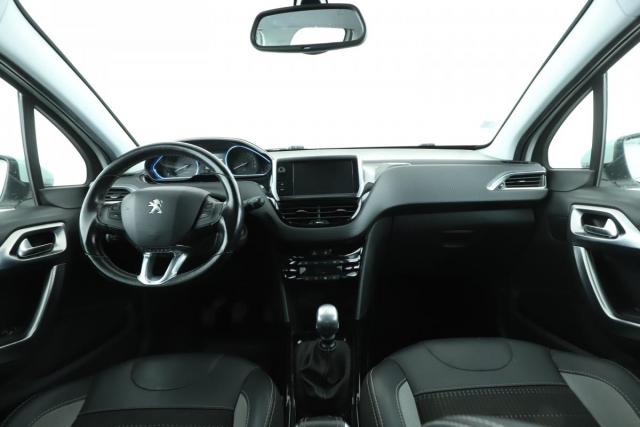 Peugeot 2008 image 8