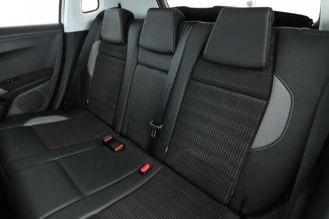 Peugeot 2008 image 2