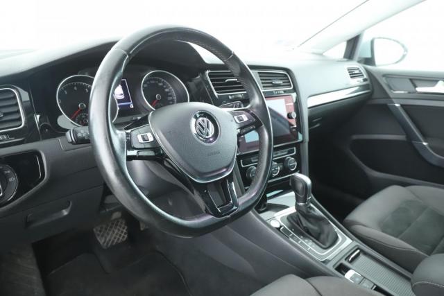 Volkswagen Golf image 7