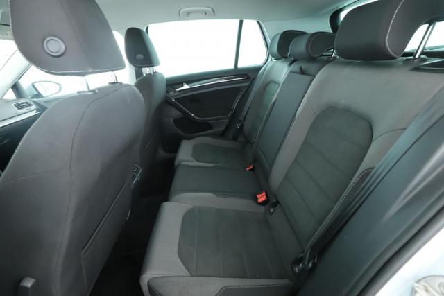 Volkswagen Golf image 2