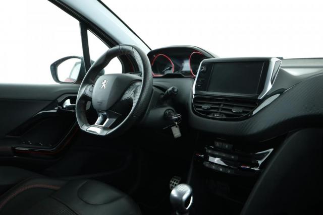 Peugeot 2008 image 2