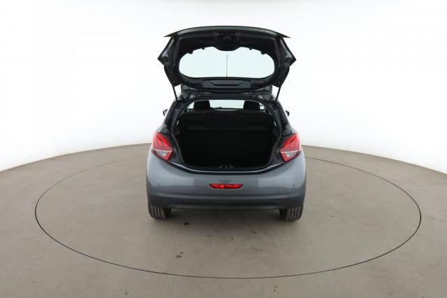Peugeot 208 image 7