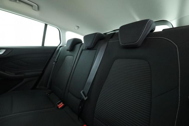 Ford Focus image 6