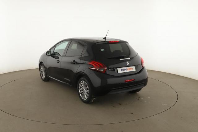 Peugeot 208 image 9