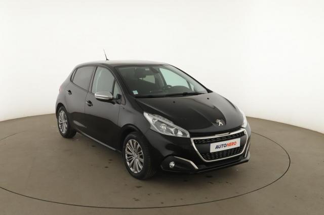 Peugeot 208 image 1