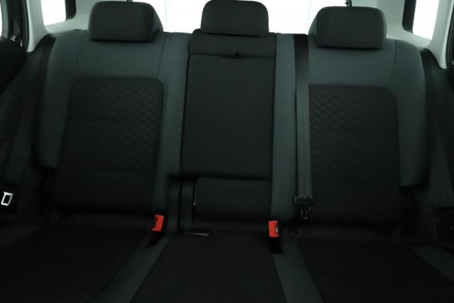 Volkswagen Golf Sportsvan image 2