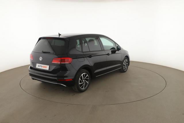 Volkswagen Golf Sportsvan image 3