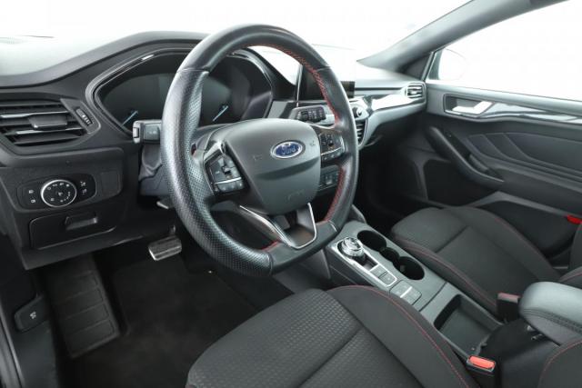 Ford Focus image 9