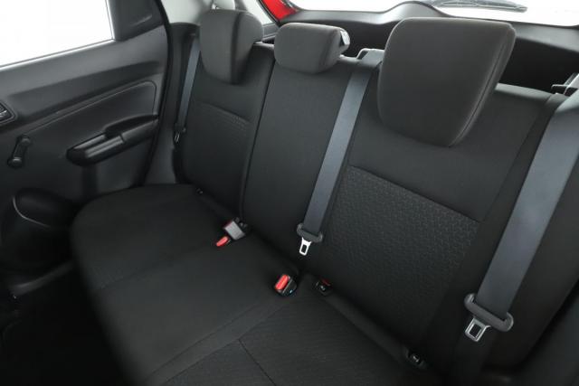 Suzuki Swift image 7