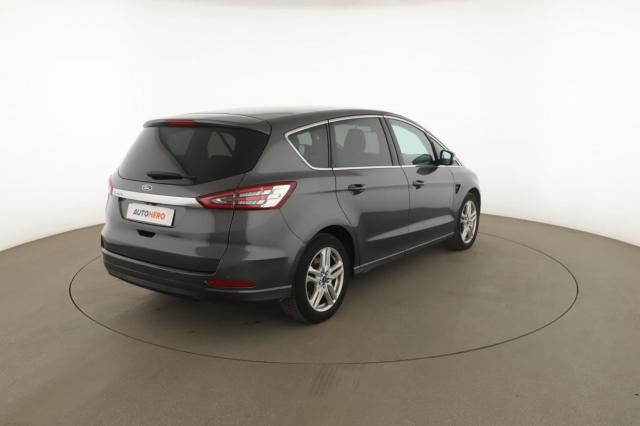 Ford S-Max image 5