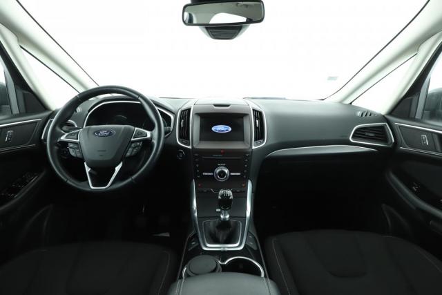 Ford S-Max image 1