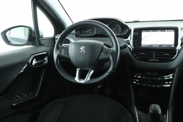 Peugeot 208 image 6