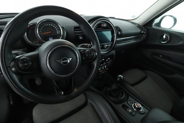 Mini Clubman image 2