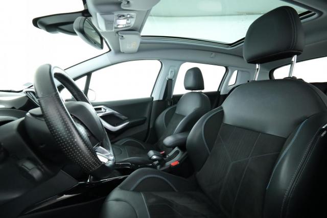 Peugeot 2008 image 8
