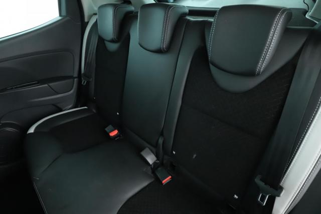 Renault Clio image 2