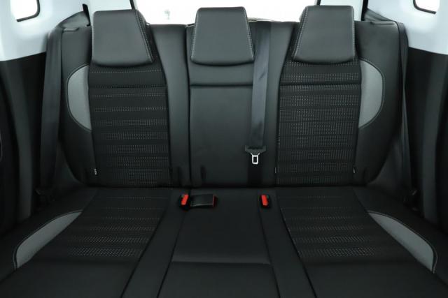 Peugeot 2008 image 1
