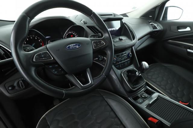 Ford Kuga image 1