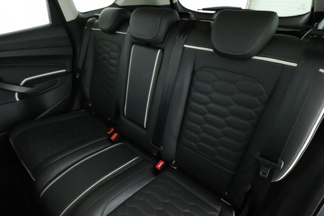 Ford Kuga image 8
