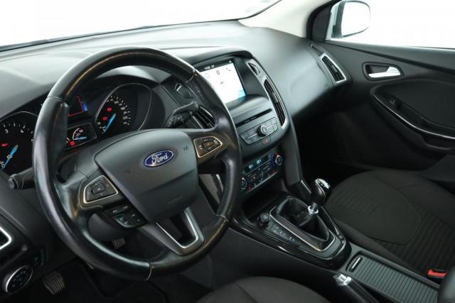 Ford Focus image 9