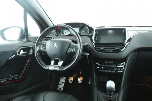 Peugeot 208 image 9