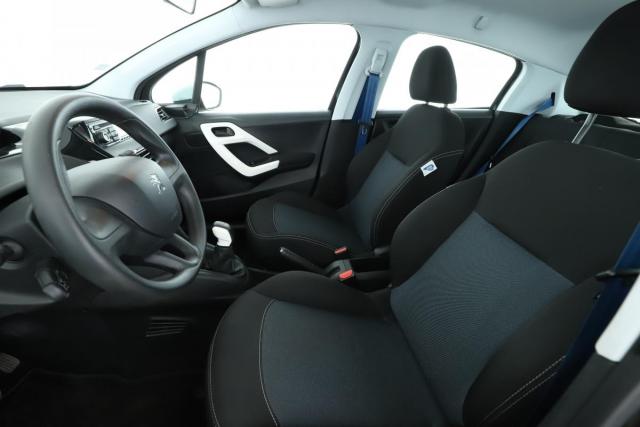 Peugeot 208 image 2