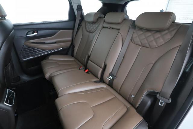Hyundai Santa Fe image 6