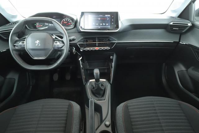 Peugeot 208 image 7