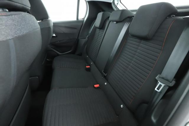 Peugeot 208 image 8