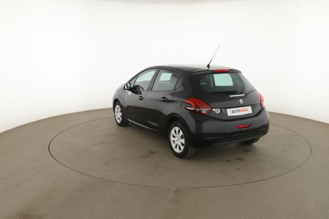 Peugeot 208 image 1