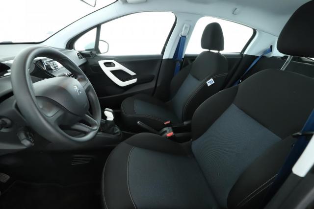 Peugeot 208 image 6