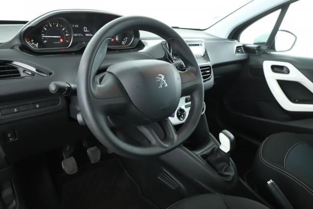 Peugeot 208 image 2