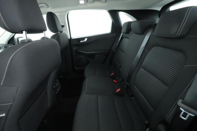 Ford Kuga image 3
