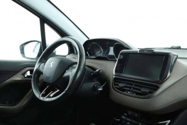 Peugeot 2008 image 2